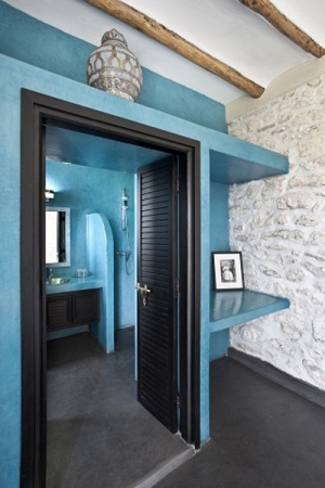 Turquoise Suite Bathroom